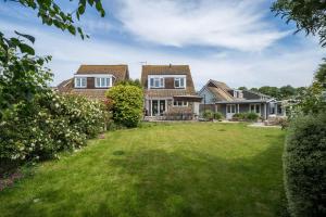 40 Trelawny Way
