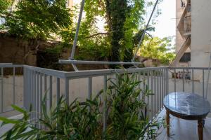 Charming two bedrooms Apartment walk to Acropolis