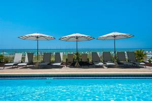 Twin Palms 1802