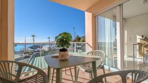ROMANTIC beach apartment