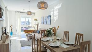 ROMANTIC beach apartment