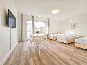 RAJ Living - Monteurwohnung - 2 Schlafzimmer - Küche - Balkon - Waschmaschine - 25 Min zur Messe DUS - Velbert