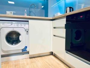 Modern Turquoise Apartmentfree WiFi