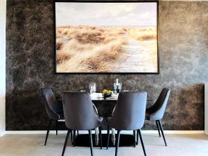 Royal Suite, 50 meters to Beach, 10th Floor, Panoramic View, Parking, Active & Spa