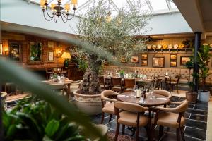 Mytton and Mermaid - Brunning and Price