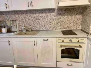 Stylish Magenta Apartment - terrace & free parking