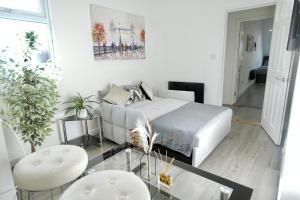 Luxury 2 Bedroom Apartment Southsea - Free Parking