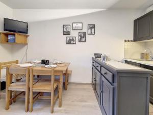 Appartements Appartement fonctionnel et lumineux A proximite des pistes Balcon - FR-1-344-1020 : photos des chambres