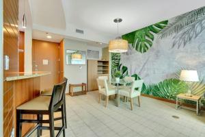 1BR Luxury Condo With Parking in the Heart of Brickell