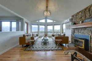 Spacious Hotchkiss Home with Stunning Mountain Views - Cedaredge