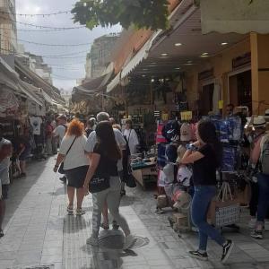 Travellers Nest Apartment close to center,port,airport