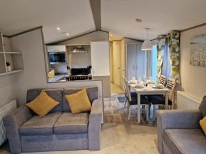 Billing Aquadrome- Bird Lake Pastures Holiday Caravan Sleep 6