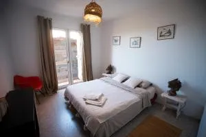 Satya Surf Camp - 塔马里斯