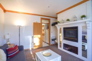 Cozy Brian Head Condo Walk to Navajo Express Lift