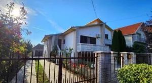 Vila Novi Banovci - Nova Pazova