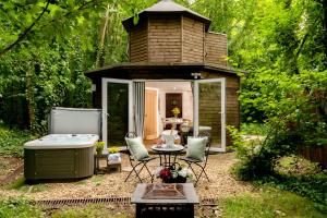Honeycombe - Treehouse in the Heart of Dorset