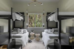 ✰ Time 4 U Estate: Hot tub, Pool, Tennis Court, Ping Pong Fire Pit & More!