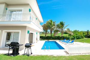 Private Iberosta Villa Fortuna - 4BDR, Pool & Private Beach