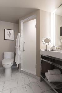 Deluxe King Room room in Seven Gables Inn