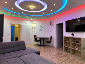 Modern Apartments Neuburg C - TOP - 3 Zimmer, Stellplatz, Zentrum, Wi-Fi, 3 TV, Küche