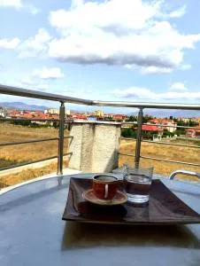 Dhoma Romantike , qetësi absolute - Dardhë