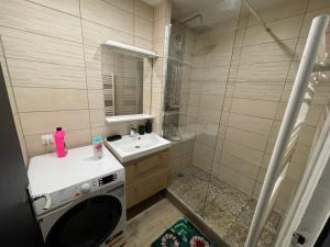 Appartements 09 CHIC & COSY GRAND APPART 4 PIECES 75m2 HYPERCENTRE WIFI SMART TV NETFLIX : photos des chambres