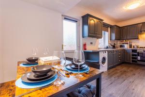 Two Bed Entire House Newcastle Gateshead - Free Parking