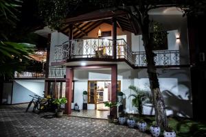 Golden Star Guest House - 3hvězdičkové hotely ve městě Jápané