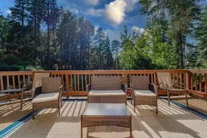 The Yellow Cottage in the Woods - Crest Park