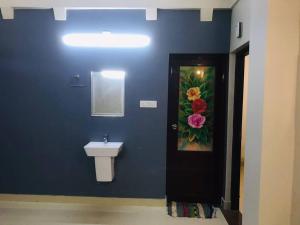 Crown imperial apartments