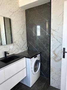 Appartements Appartement de charme sur les toits de Boulogne ! : photos des chambres
