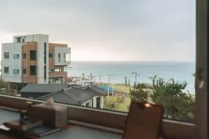 Hold in Hamdeok with beach - Yong-dong