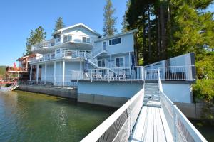 Beautiful Lakefront Home Spectacular View - Herrera