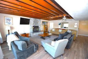 Beautiful Lakefront Home Spectacular View - Herrera