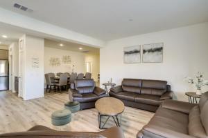 Brand New Desert Paradise Salt Water Pool, Spa, Mountain View