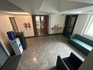 Ivy League House, Pyramid Residency