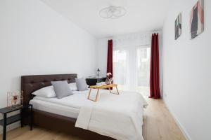 Stylish Apartment with Parking in Katowice by Renters