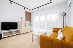 Stylish Apartment with Parking in Katowice by Noclegi Renters