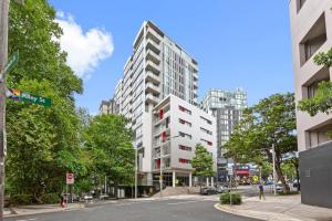 Secluded Surry Hills Escape with Private Balcony