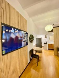 Daniels Studio in Saigon Center with Hot tub and View