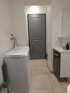 "Côté Cour"-Meublé de Tourisme 3 étoiles -Résidence "Les Logis de Béziers"-Garage optionnel-Cœur de ville-Plages à 16km !