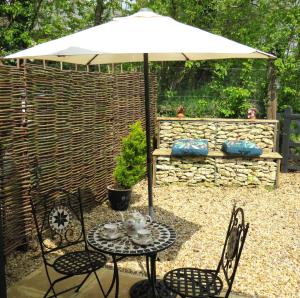Private Garden Room - Rural Village
