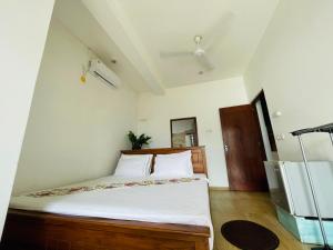 DINU HOLIDAY INN