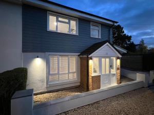 Immaculate Newly Refurbished 4 Bed House