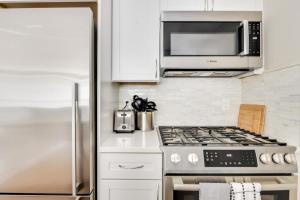 Dupont Circle 1br w wd nr metro nightlife WDC-743