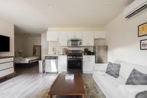 Dupont Circle 1br w wd nr metro dining WDC-745