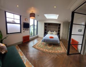 Boutique Linden Gardens 1st floor and loft apartments