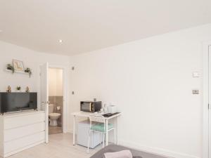 Burnley Central Hub Couples Choice - Pass the Keys