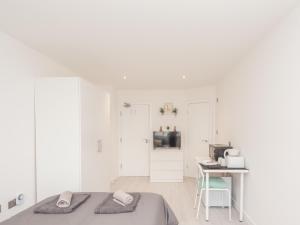 Burnley Central Hub Couples Choice - Pass the Keys