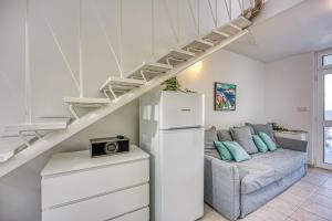 Valdarke Seaside Apartment - Happy Rentals